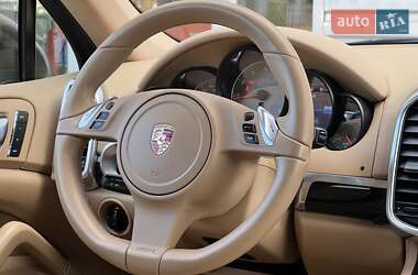 Позашляховик / Кросовер Porsche Cayenne 2012 в 