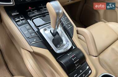 Позашляховик / Кросовер Porsche Cayenne 2012 в 