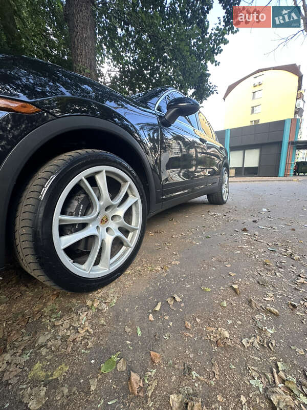 Внедорожник / Кроссовер Porsche Cayenne 2012 в Ирпене