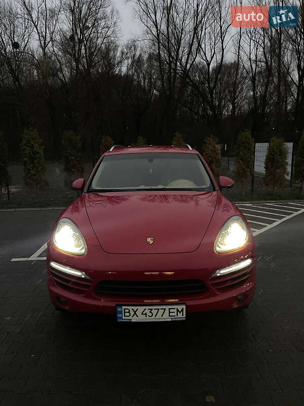 Внедорожник / Кроссовер Porsche Cayenne 2013 в Хмельницком