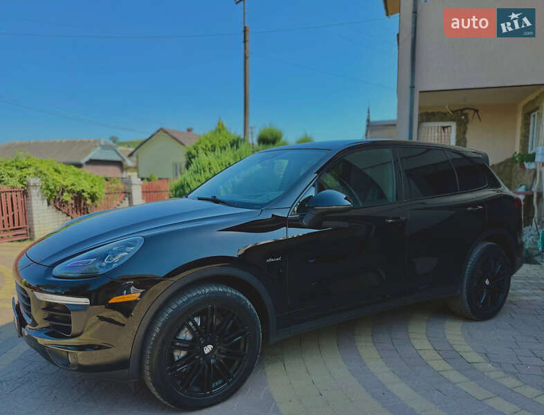 Позашляховик / Кросовер Porsche Cayenne 2014 в Івано-Франківську
