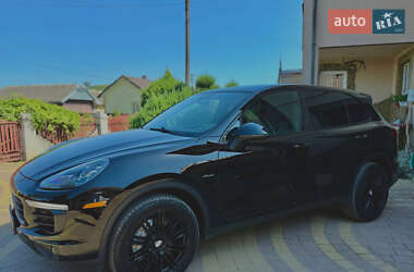 Внедорожник / Кроссовер Porsche Cayenne 2014 в 
