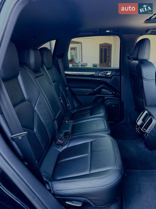 Позашляховик / Кросовер Porsche Cayenne 2014 в Івано-Франківську