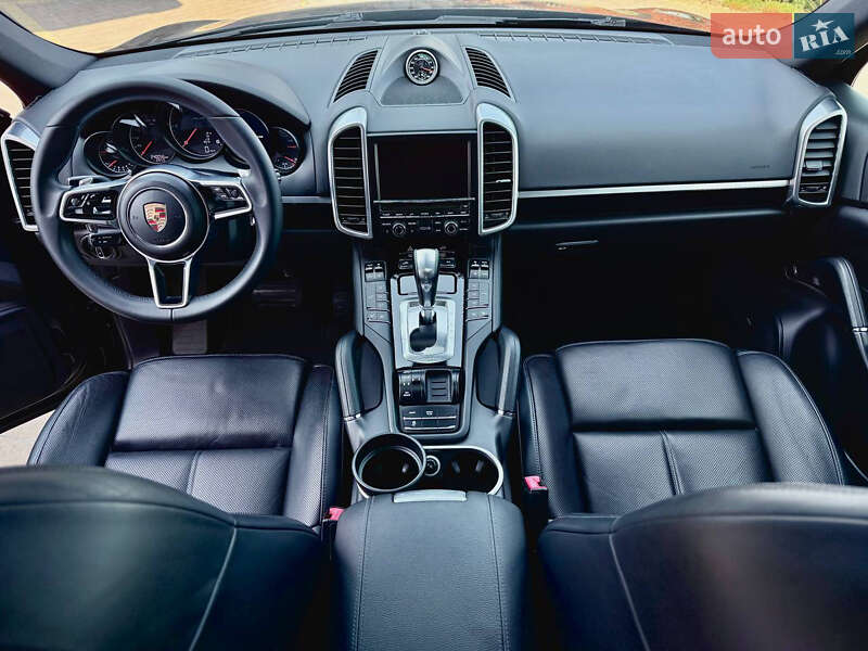 Позашляховик / Кросовер Porsche Cayenne 2014 в Івано-Франківську