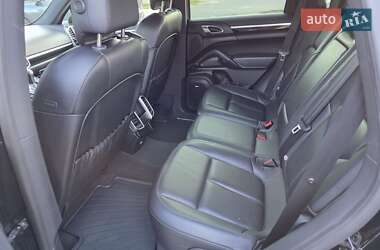 Внедорожник / Кроссовер Porsche Cayenne 2013 в 