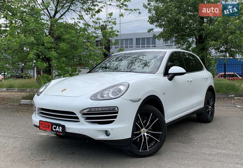Позашляховик / Кросовер Porsche Cayenne 2014 в Києві