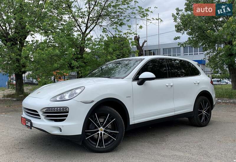 Позашляховик / Кросовер Porsche Cayenne 2014 в Києві