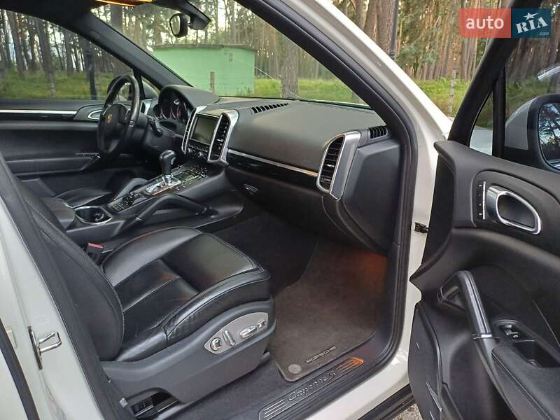 Позашляховик / Кросовер Porsche Cayenne 2011 в Чернігові