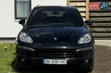 Внедорожник / Кроссовер Porsche Cayenne 2011 в 