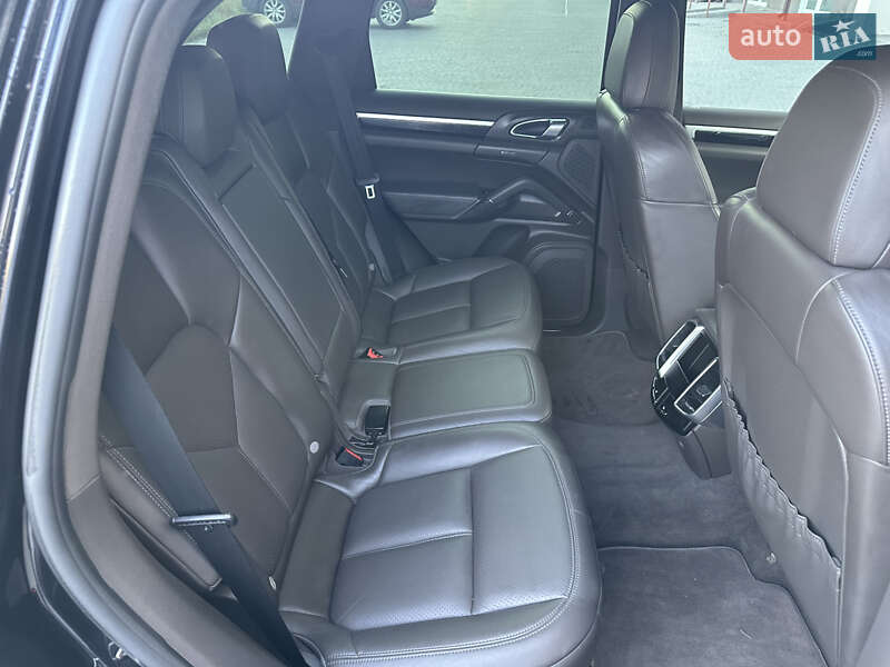 Внедорожник / Кроссовер Porsche Cayenne 2015 в Полтаве фото 8 Внедорожник / Кроссовер Porsche Cayenne 2015 в Полтаве