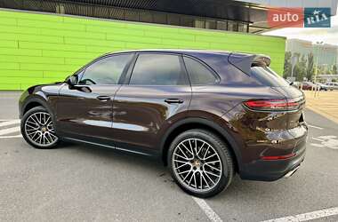 Внедорожник / Кроссовер Porsche Cayenne 2018 в 