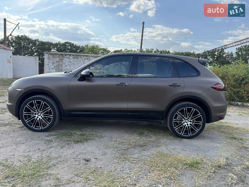 Позашляховик / Кросовер Porsche Cayenne 2010 в Запоріжжі