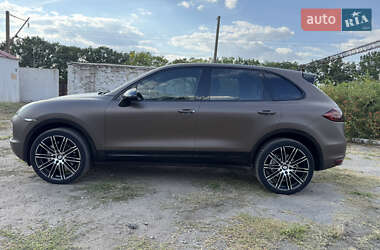 Внедорожник / Кроссовер Porsche Cayenne 2010 в 