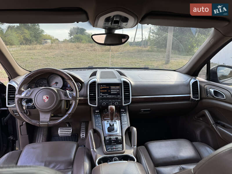Позашляховик / Кросовер Porsche Cayenne 2010 в Запоріжжі