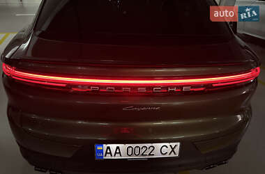 Внедорожник / Кроссовер Porsche Cayenne 2023 в 