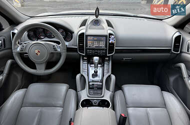 Внедорожник / Кроссовер Porsche Cayenne 2013 в 