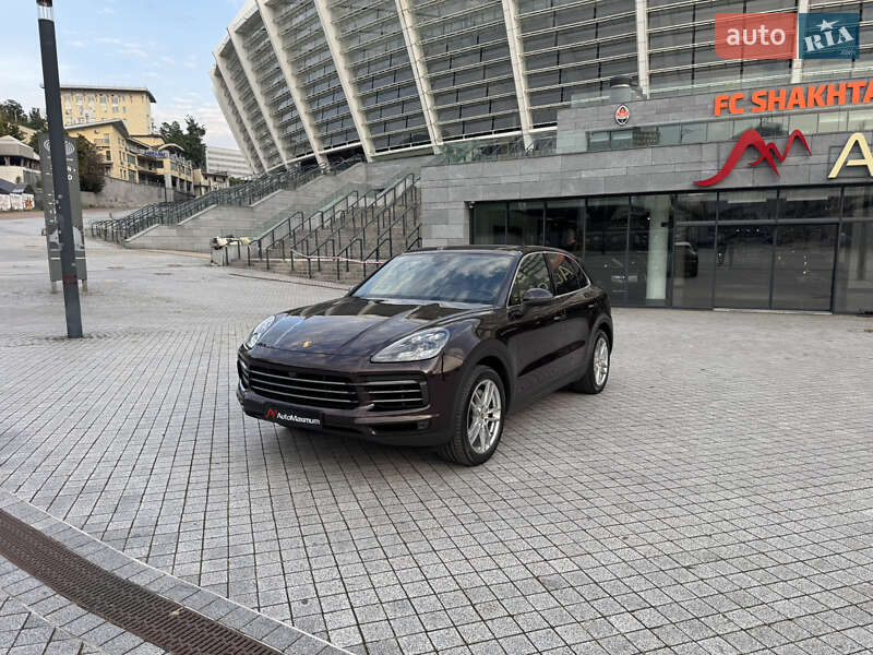 Внедорожник / Кроссовер Porsche Cayenne 2018 в Киеве