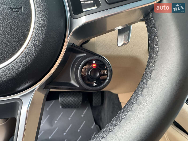 Внедорожник / Кроссовер Porsche Cayenne 2018 в Киеве