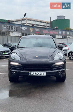 Внедорожник / Кроссовер Porsche Cayenne 2012 в Киеве