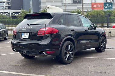 Внедорожник / Кроссовер Porsche Cayenne 2012 в 