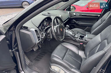 Внедорожник / Кроссовер Porsche Cayenne 2012 в 