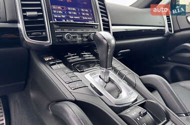 Внедорожник / Кроссовер Porsche Cayenne 2012 в 