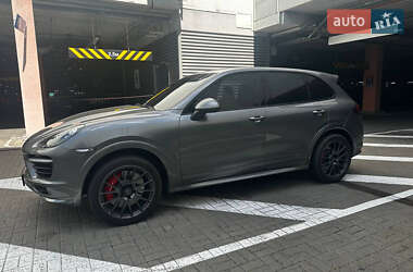 Внедорожник / Кроссовер Porsche Cayenne 2012 в 