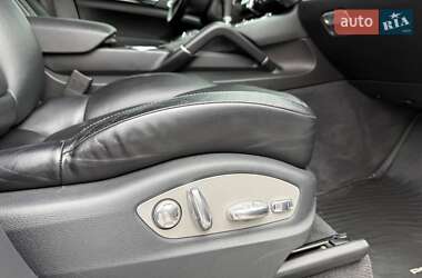 Позашляховик / Кросовер Porsche Cayenne 2012 в 