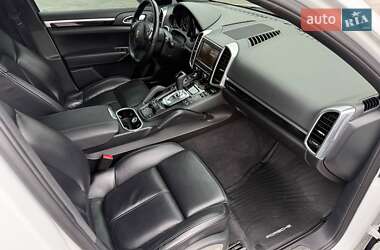 Позашляховик / Кросовер Porsche Cayenne 2012 в 