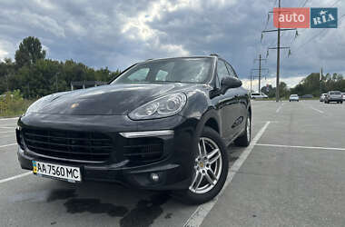 Внедорожник / Кроссовер Porsche Cayenne 2015 в 