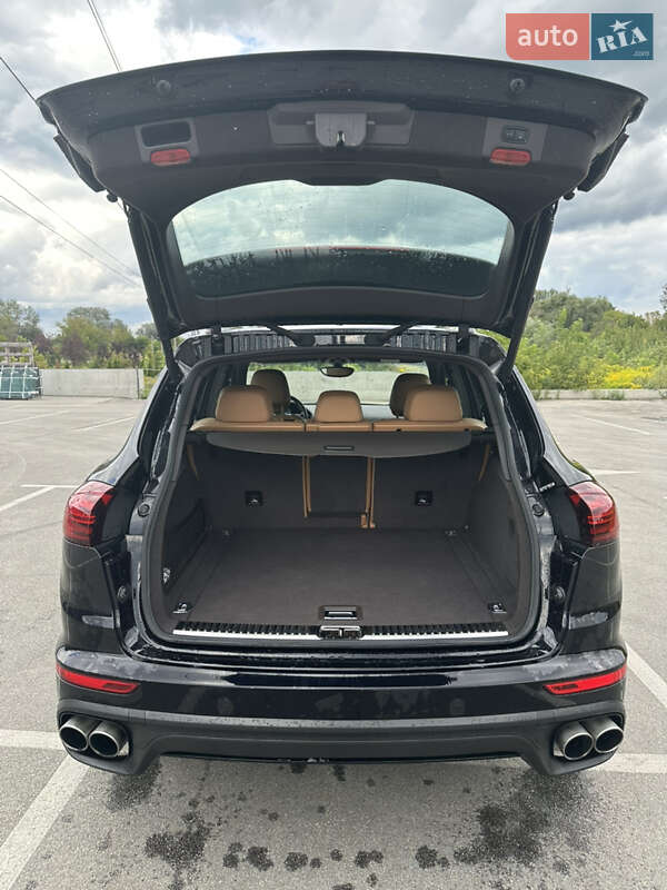 Внедорожник / Кроссовер Porsche Cayenne 2015 в Киеве фото 8 Внедорожник / Кроссовер Porsche Cayenne 2015 в Киеве