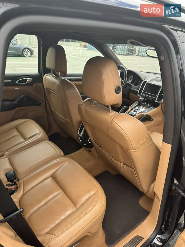 Внедорожник / Кроссовер Porsche Cayenne 2015 в Киеве фото 22 Внедорожник / Кроссовер Porsche Cayenne 2015 в Киеве