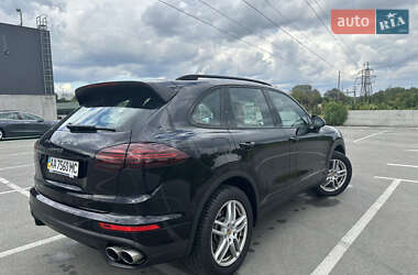 Внедорожник / Кроссовер Porsche Cayenne 2015 в 