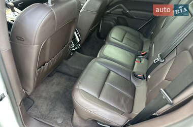 Внедорожник / Кроссовер Porsche Cayenne 2013 в 