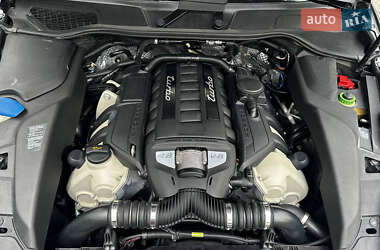 Внедорожник / Кроссовер Porsche Cayenne 2012 в 