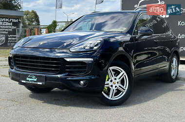 Позашляховик / Кросовер Porsche Cayenne 2016 в 