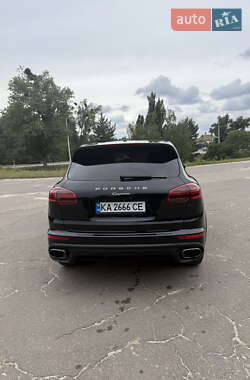 Внедорожник / Кроссовер Porsche Cayenne 2017 в 