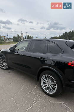 Внедорожник / Кроссовер Porsche Cayenne 2017 в 