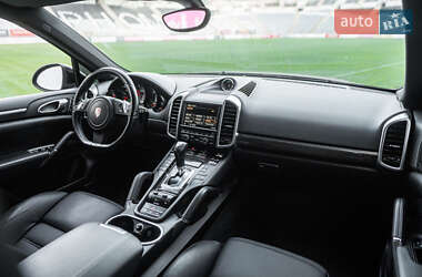 Внедорожник / Кроссовер Porsche Cayenne 2010 в 
