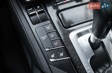 Внедорожник / Кроссовер Porsche Cayenne 2010 в 