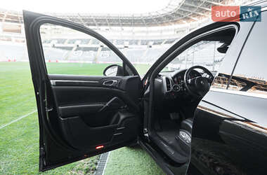 Внедорожник / Кроссовер Porsche Cayenne 2010 в 