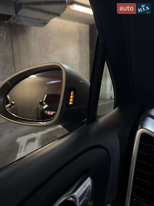 Позашляховик / Кросовер Porsche Cayenne 2015 в Києві