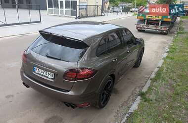 Внедорожник / Кроссовер Porsche Cayenne 2012 в 