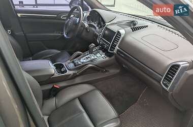 Внедорожник / Кроссовер Porsche Cayenne 2012 в 