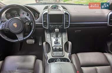 Внедорожник / Кроссовер Porsche Cayenne 2012 в 