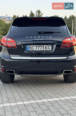 Внедорожник / Кроссовер Porsche Cayenne 2011 в 