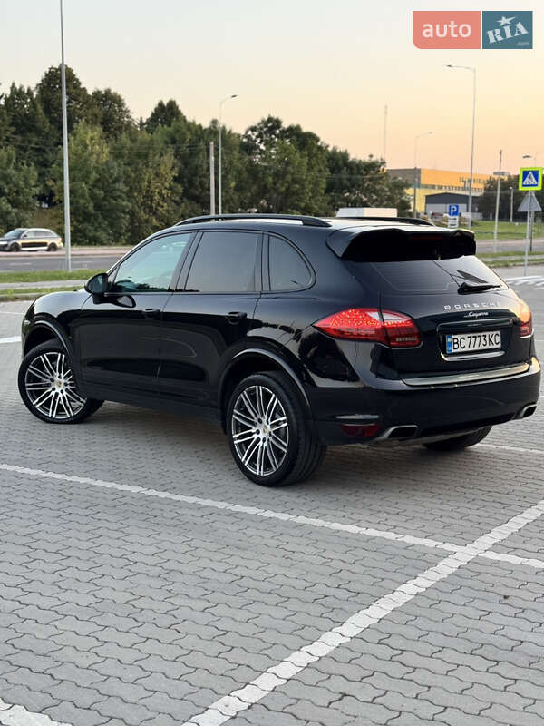 Позашляховик / Кросовер Porsche Cayenne 2011 в Львові