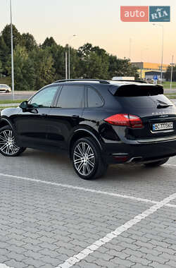 Внедорожник / Кроссовер Porsche Cayenne 2011 в 