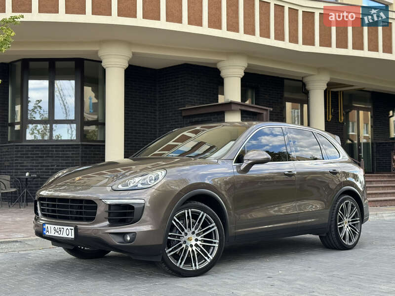 Внедорожник / Кроссовер Porsche Cayenne 2015 в 