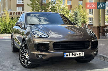 Внедорожник / Кроссовер Porsche Cayenne 2015 в 